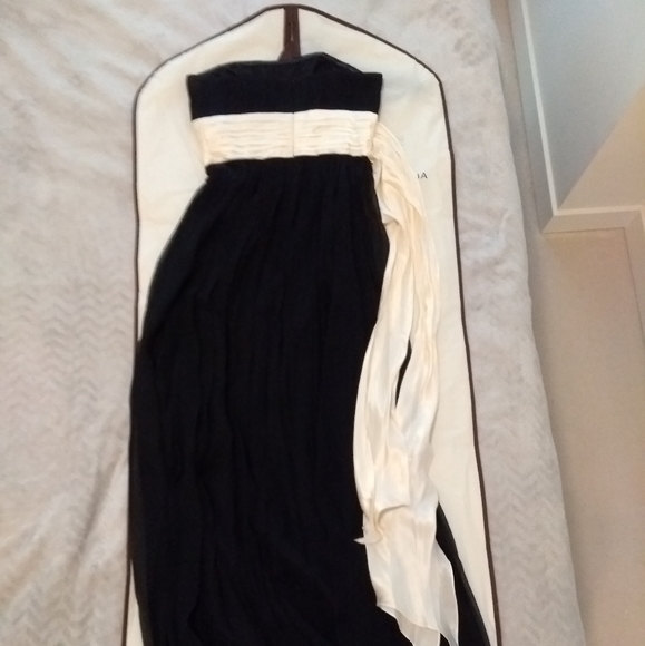 Strapless dress, black and white - Picture 2 of 4